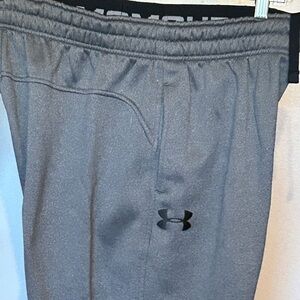 Men’s XL Under Armor WarmUp Pants